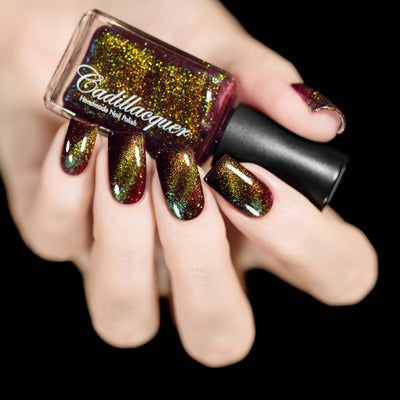 Cadillacquer Calypso red jelly magnetic nail polish showing chartreuse flakie shift, swatched by @rafinails